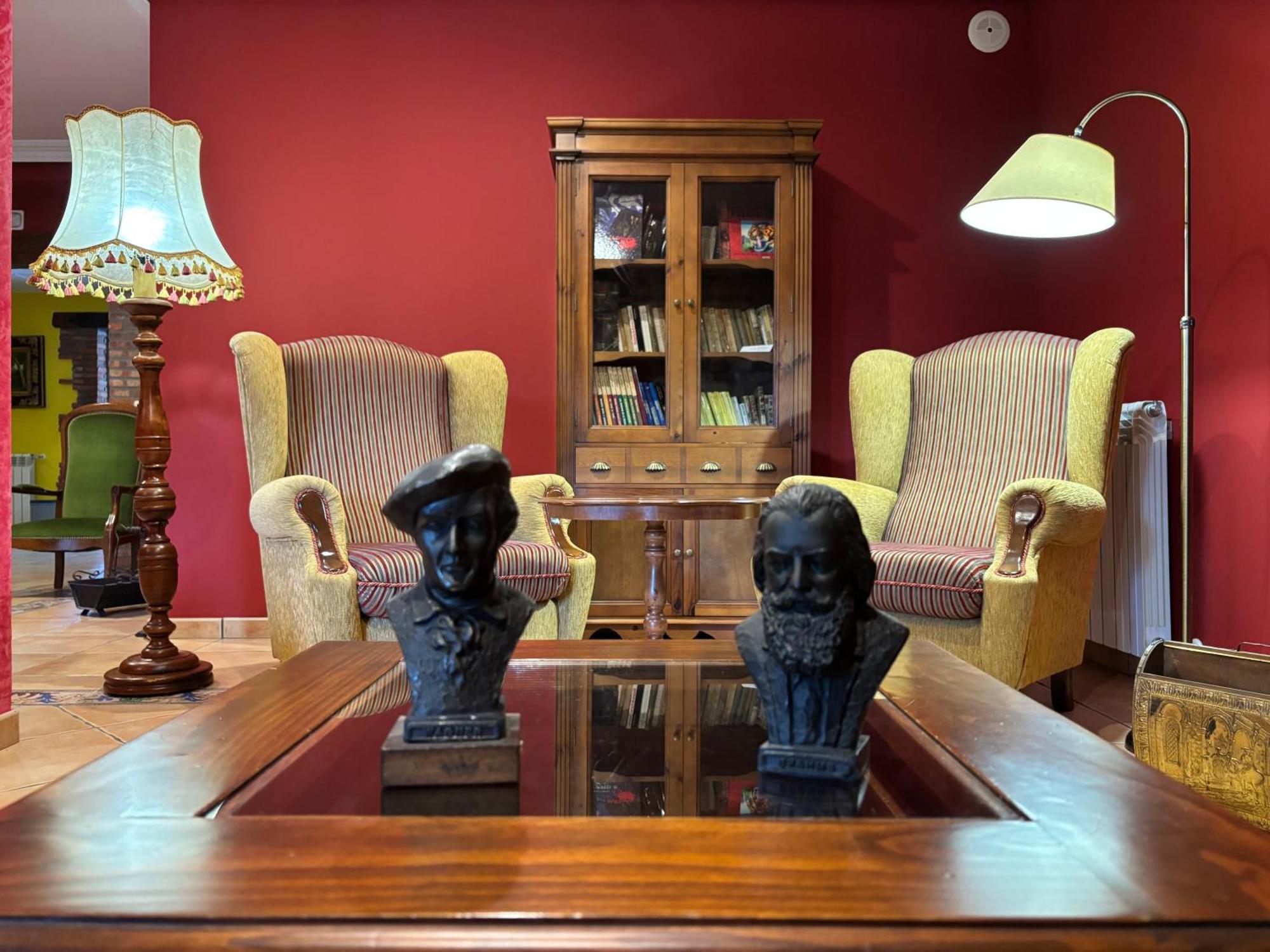 Hotel Casona Los Caballeros Сантилана дел Мар Екстериор снимка