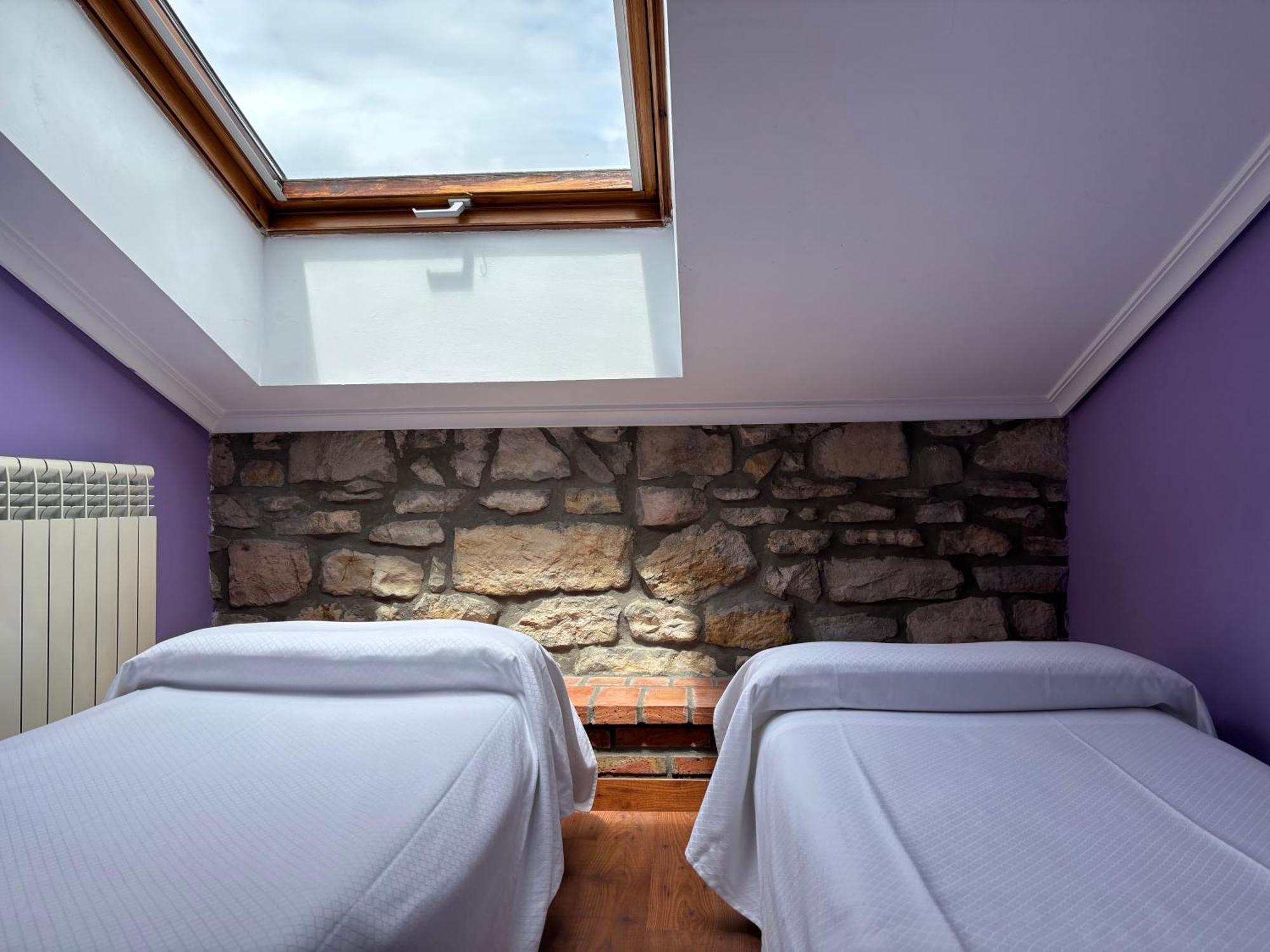 Hotel Casona Los Caballeros Сантилана дел Мар Екстериор снимка